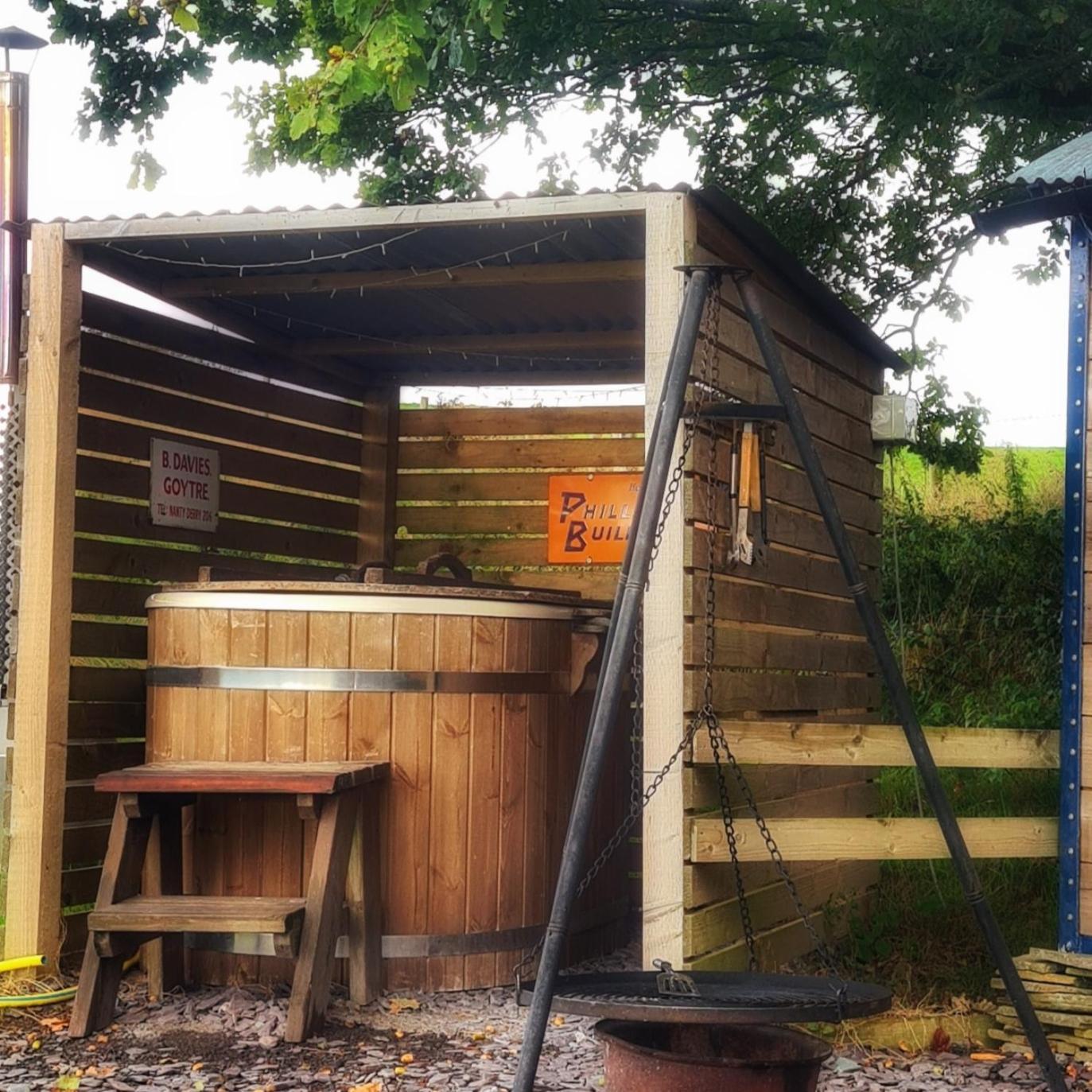 Hotel Under The Oak Glamping Caerphilly Exterior foto