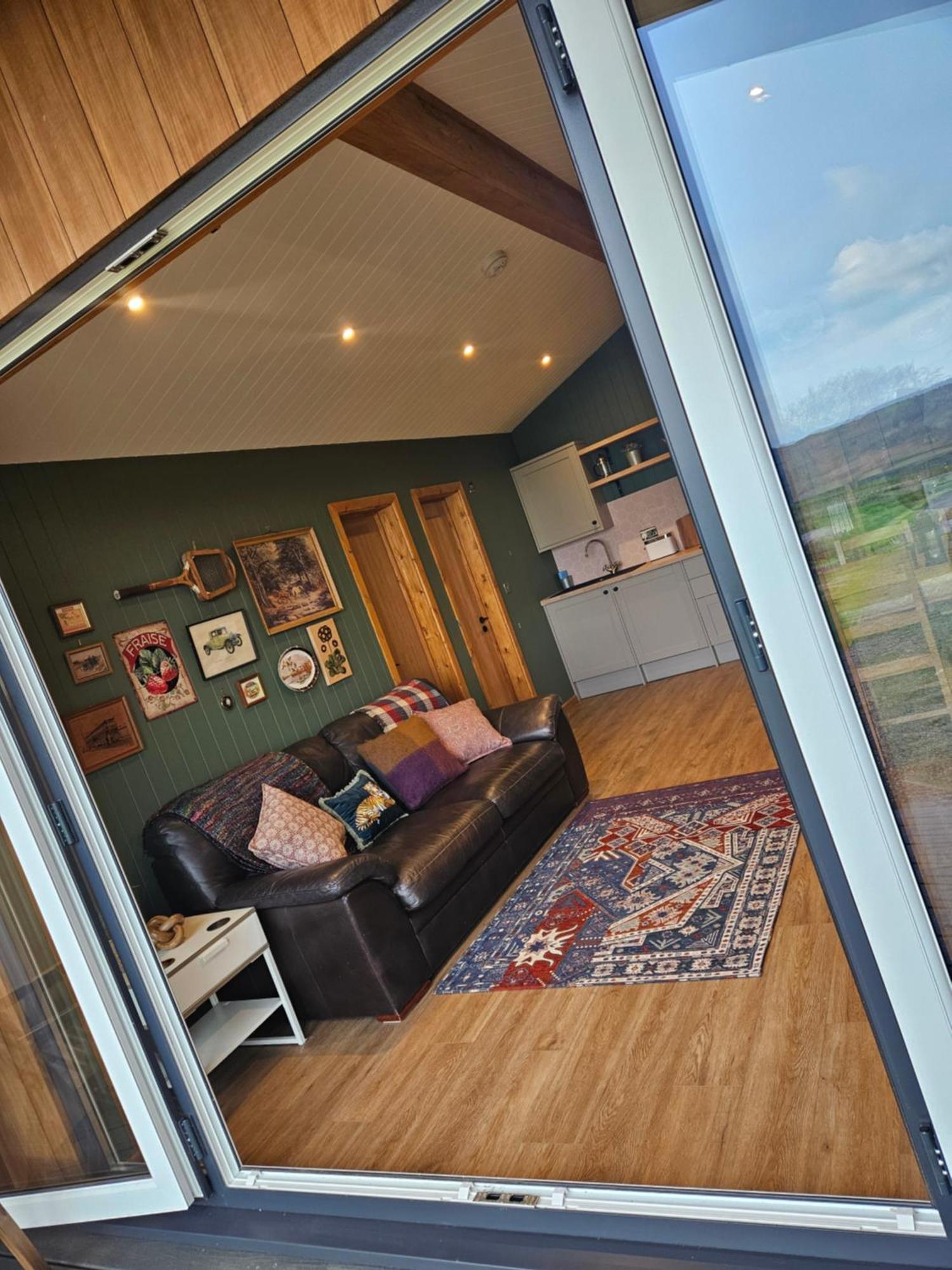 Hotel Under The Oak Glamping Caerphilly Exterior foto